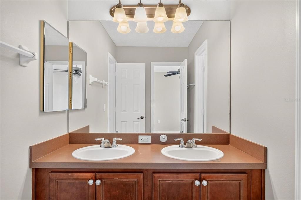 Active With Contract: $325,000 (4 beds, 2 baths, 1923 Square Feet)