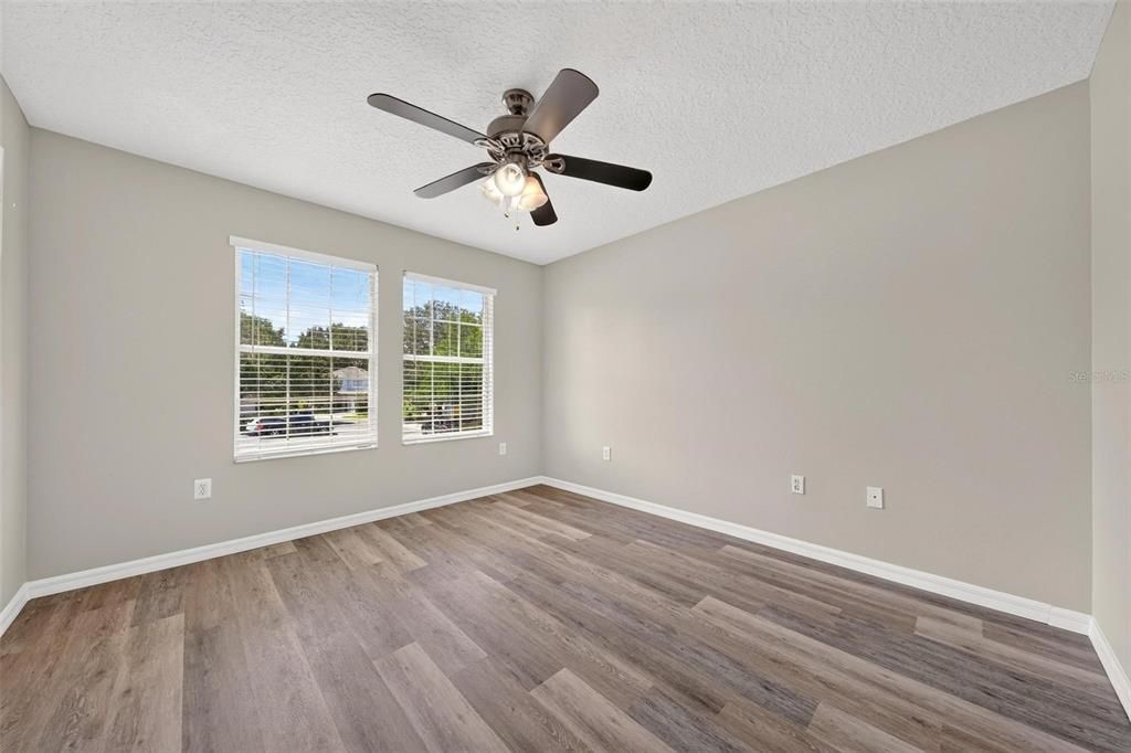 Active With Contract: $325,000 (4 beds, 2 baths, 1923 Square Feet)