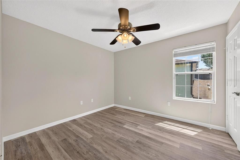 Active With Contract: $325,000 (4 beds, 2 baths, 1923 Square Feet)