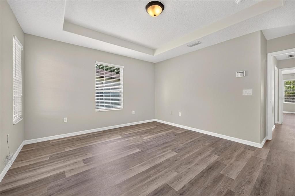 Active With Contract: $325,000 (4 beds, 2 baths, 1923 Square Feet)