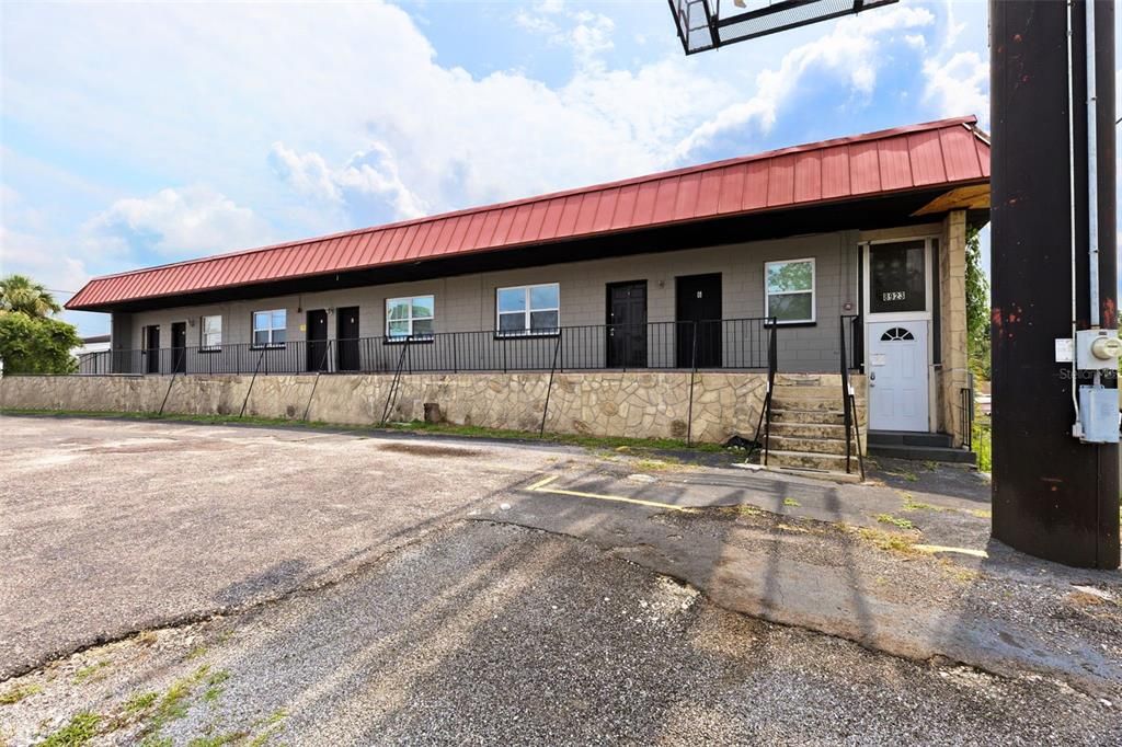 For Rent: $1,045 (1 beds, 1 baths, 500 Square Feet)