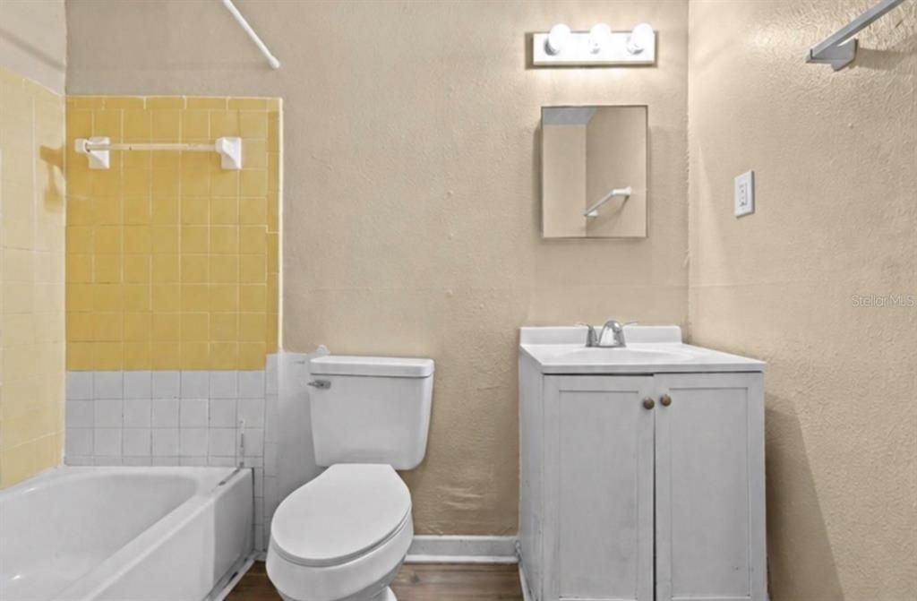 For Rent: $1,045 (1 beds, 1 baths, 500 Square Feet)