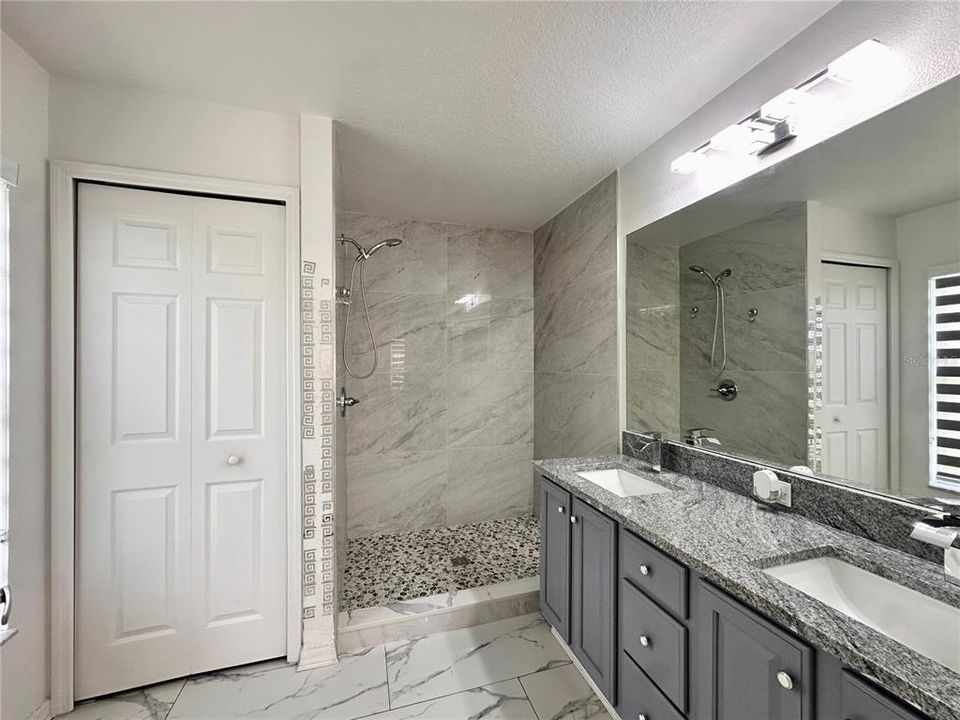For Sale: $360,000 (4 beds, 2 baths, 1667 Square Feet)