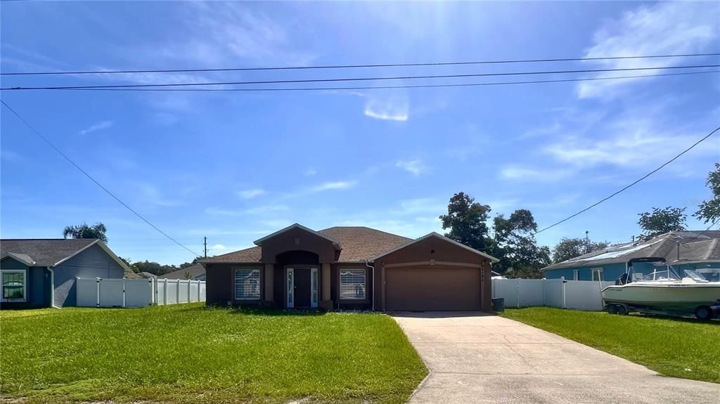 For Sale: $360,000 (4 beds, 2 baths, 1667 Square Feet)