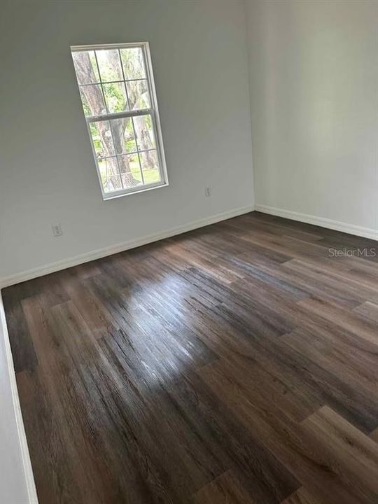На продажу: $299,000 (5 спален, 2 ванн, 2016 Квадратных фут)
