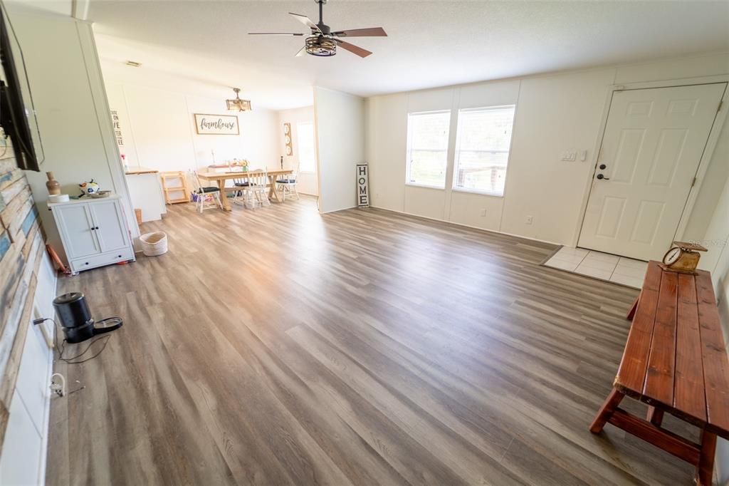 For Sale: $265,000 (4 beds, 2 baths, 2432 Square Feet)