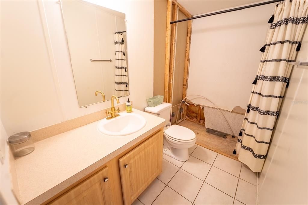 For Sale: $265,000 (4 beds, 2 baths, 2432 Square Feet)