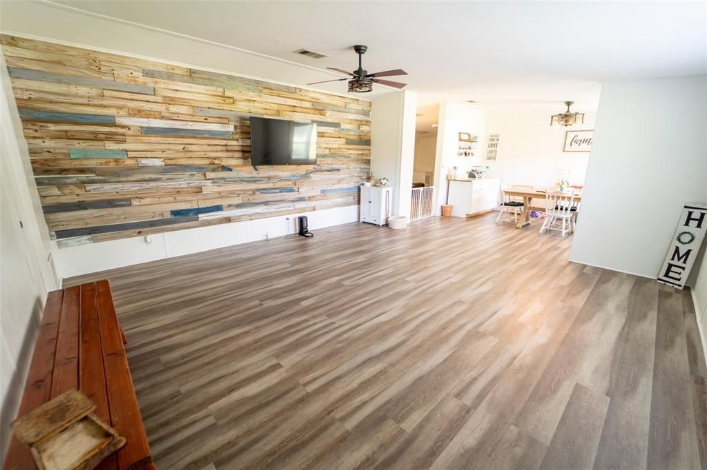 For Sale: $265,000 (4 beds, 2 baths, 2432 Square Feet)