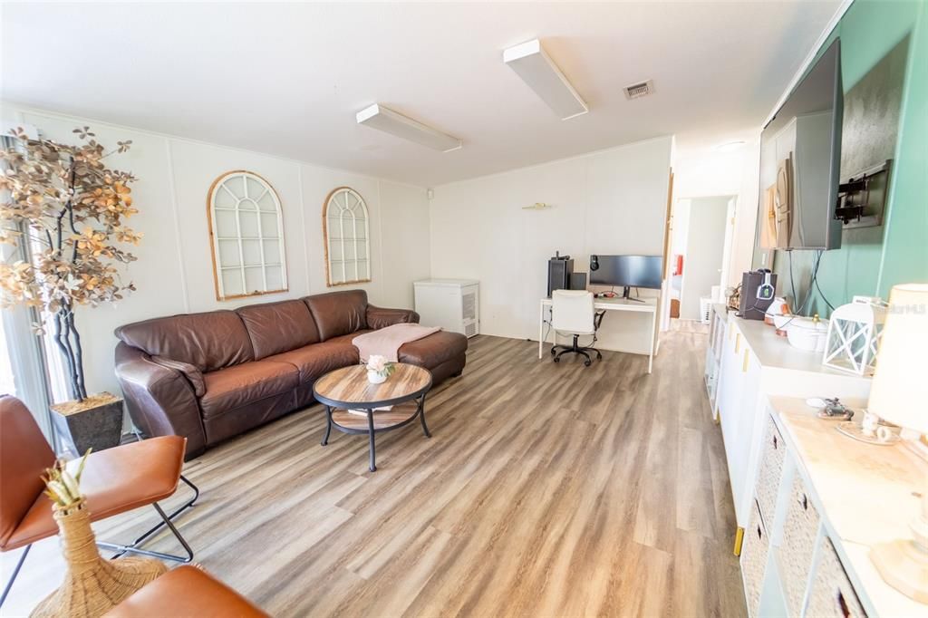 For Sale: $265,000 (4 beds, 2 baths, 2432 Square Feet)