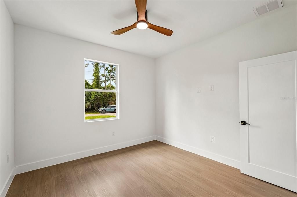 For Sale: $375,000 (3 beds, 2 baths, 1722 Square Feet)