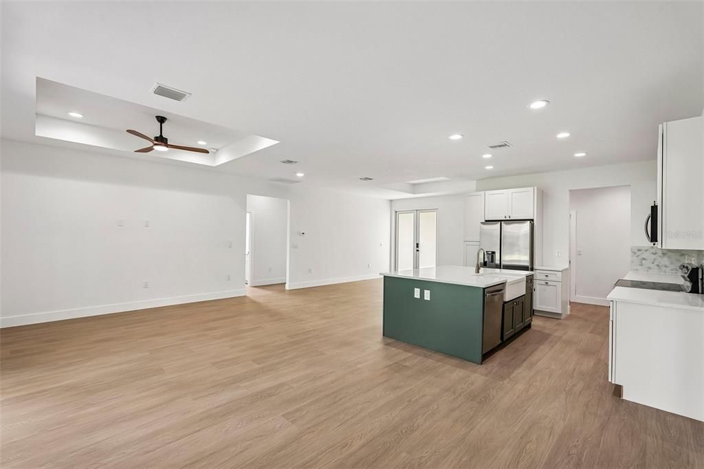 For Sale: $375,000 (3 beds, 2 baths, 1722 Square Feet)