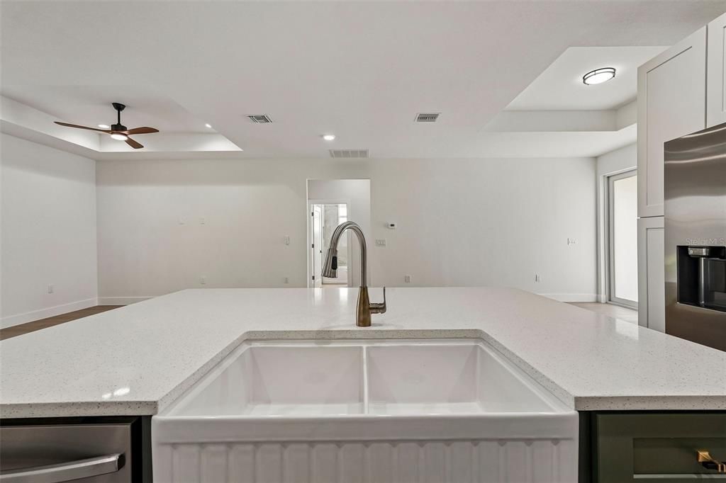For Sale: $375,000 (3 beds, 2 baths, 1722 Square Feet)
