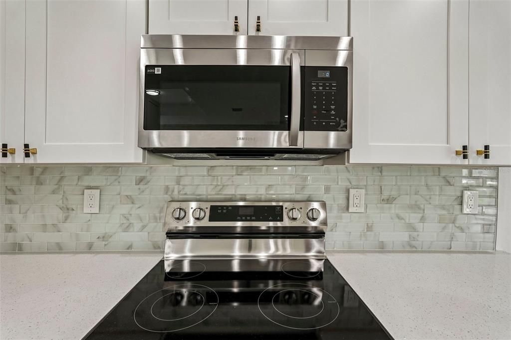 For Sale: $375,000 (3 beds, 2 baths, 1722 Square Feet)