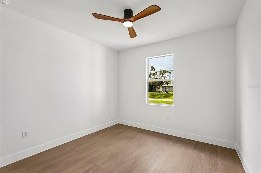 For Sale: $375,000 (3 beds, 2 baths, 1722 Square Feet)