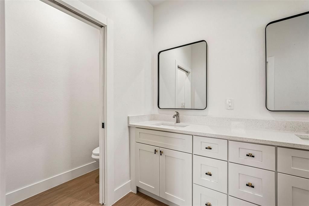 For Sale: $375,000 (3 beds, 2 baths, 1722 Square Feet)