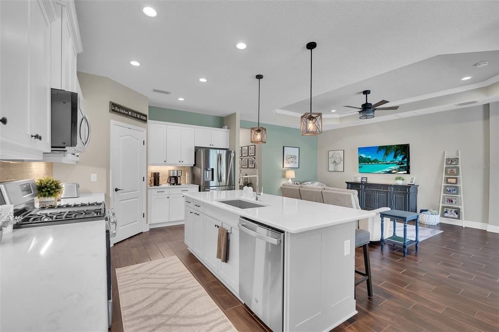 For Sale: $524,900 (3 beds, 3 baths, 2085 Square Feet)