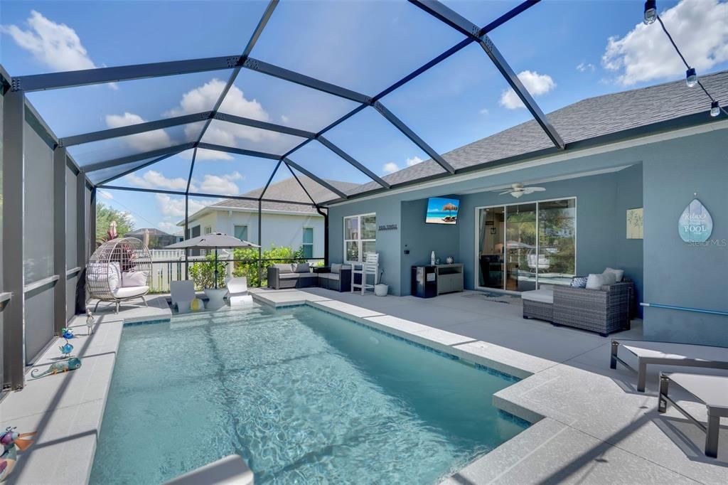 For Sale: $524,900 (3 beds, 3 baths, 2085 Square Feet)