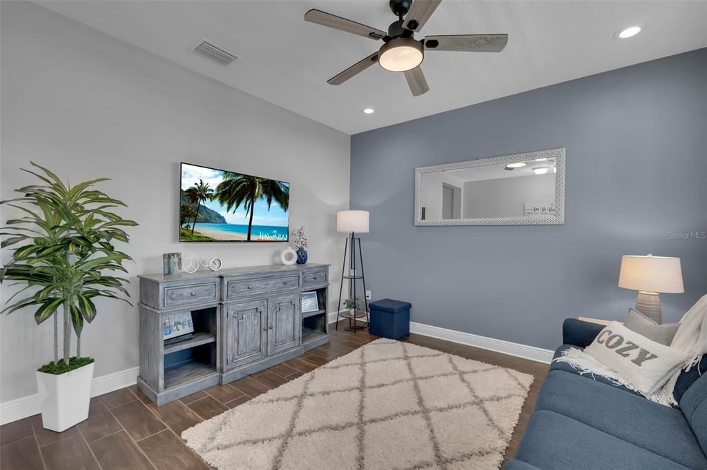 For Sale: $524,900 (3 beds, 3 baths, 2085 Square Feet)