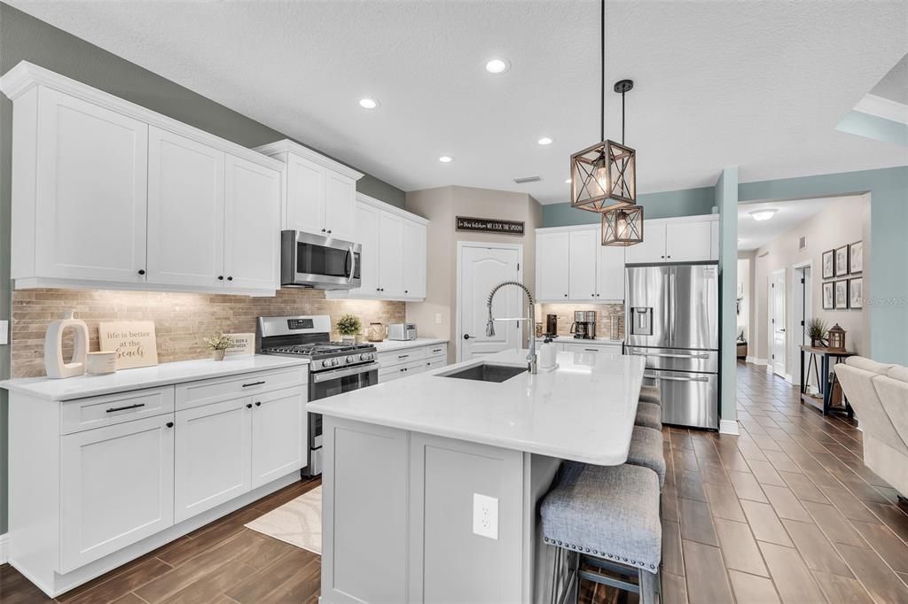 For Sale: $524,900 (3 beds, 3 baths, 2085 Square Feet)