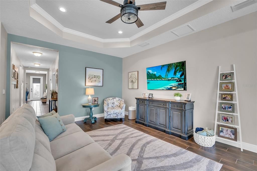 For Sale: $524,900 (3 beds, 3 baths, 2085 Square Feet)