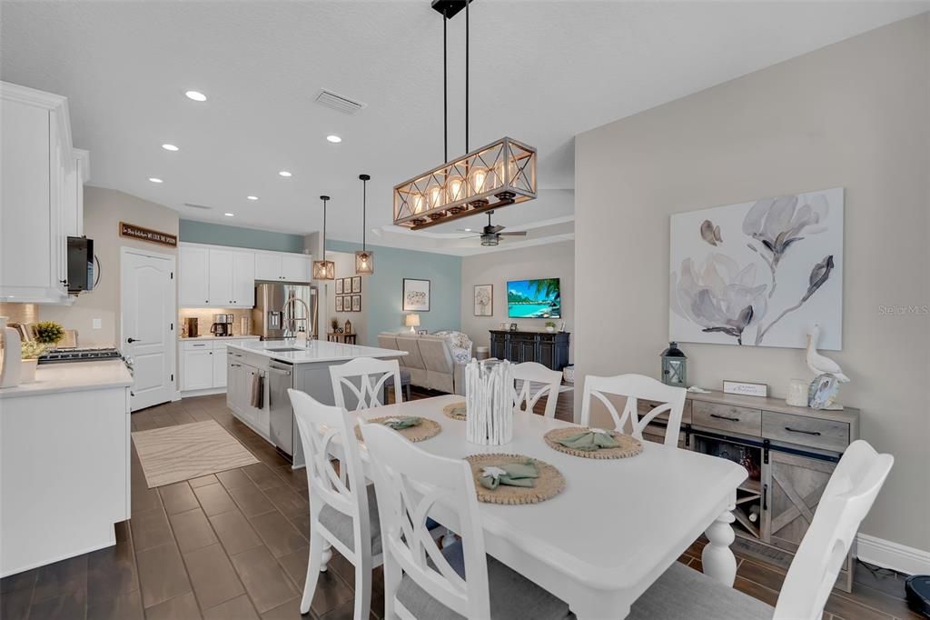 For Sale: $524,900 (3 beds, 3 baths, 2085 Square Feet)