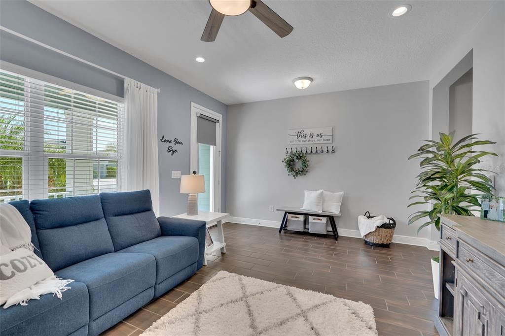 For Sale: $524,900 (3 beds, 3 baths, 2085 Square Feet)