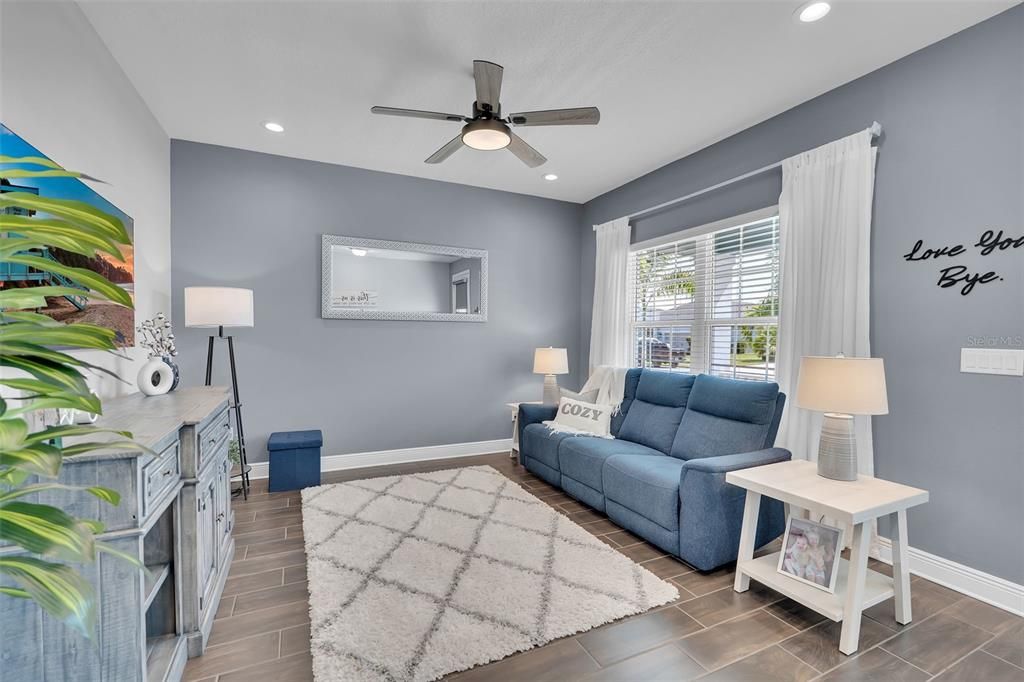 For Sale: $524,900 (3 beds, 3 baths, 2085 Square Feet)