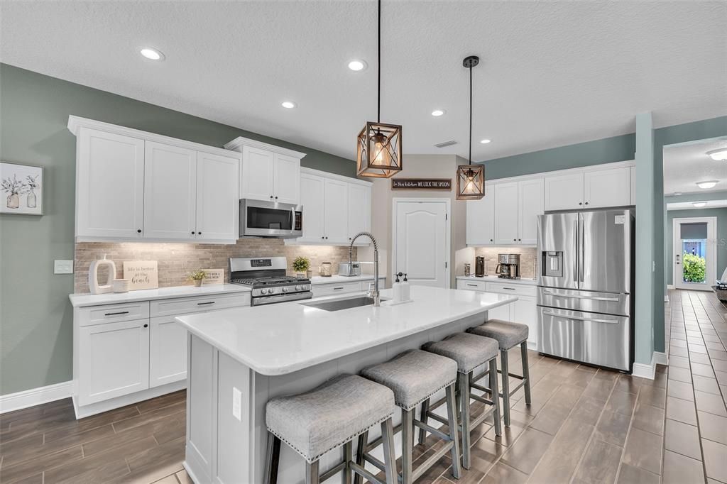 For Sale: $524,900 (3 beds, 3 baths, 2085 Square Feet)