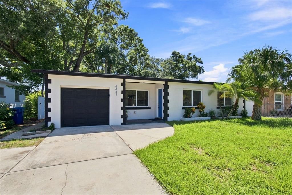 En Venta: $449,900 (3 camas, 2 baños, 1687 Pies cuadrados)
