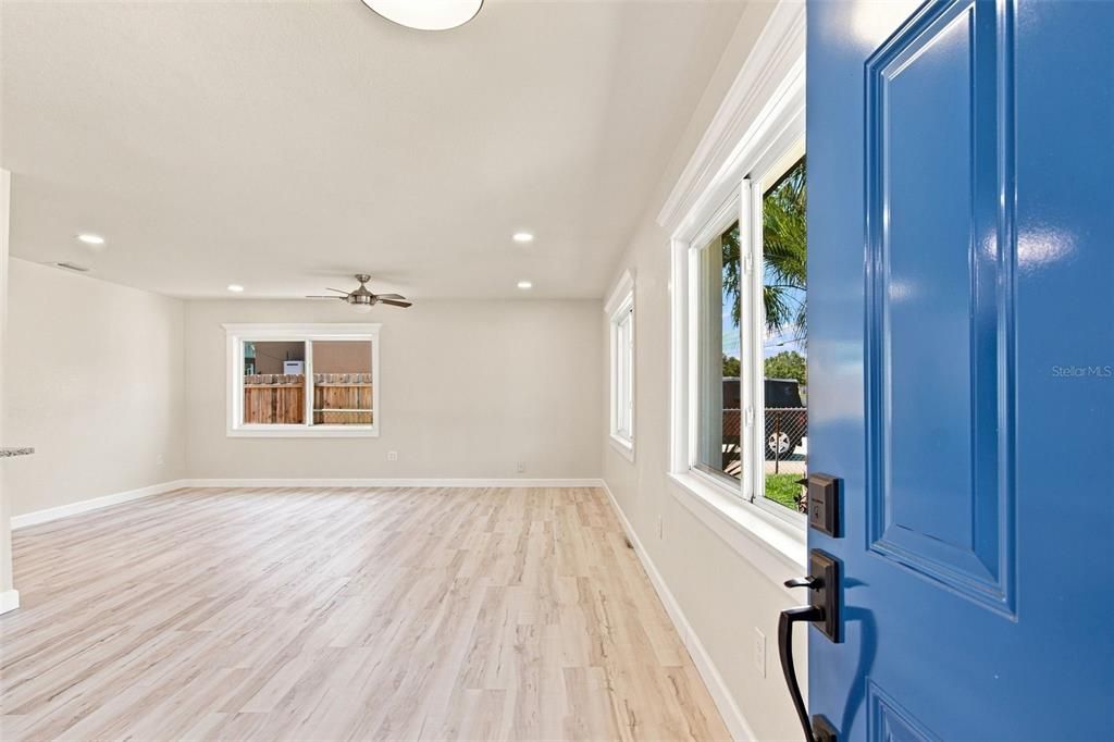 En Venta: $449,900 (3 camas, 2 baños, 1687 Pies cuadrados)