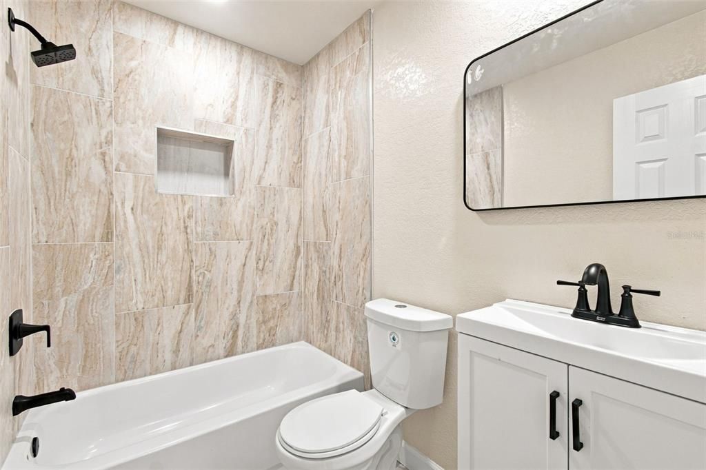 En Venta: $449,900 (3 camas, 2 baños, 1687 Pies cuadrados)