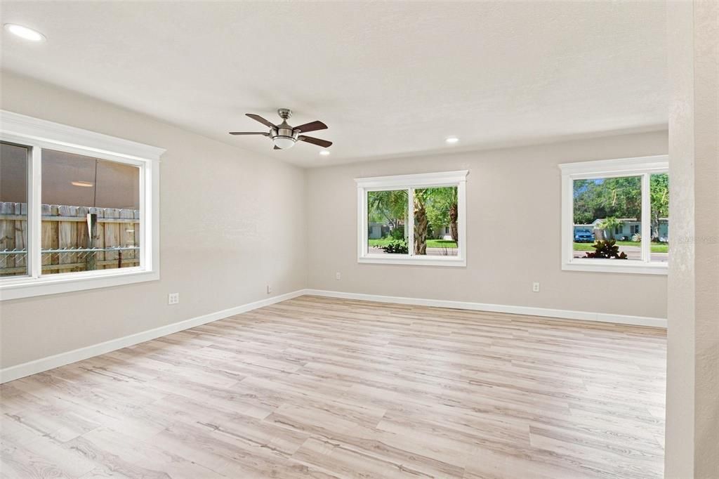 En Venta: $449,900 (3 camas, 2 baños, 1687 Pies cuadrados)