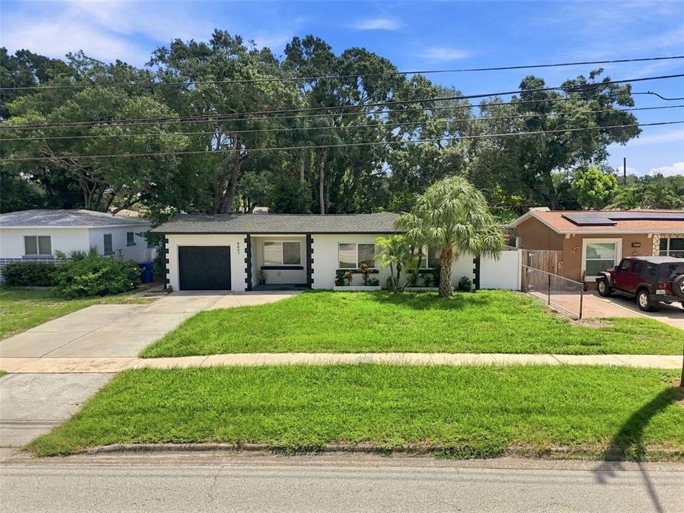 En Venta: $449,900 (3 camas, 2 baños, 1687 Pies cuadrados)