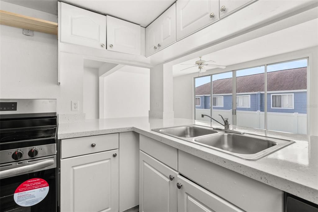 En Venta: $275,000 (4 camas, 3 baños, 1748 Pies cuadrados)