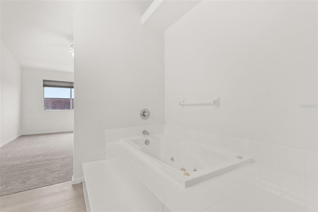 En Venta: $275,000 (4 camas, 3 baños, 1748 Pies cuadrados)