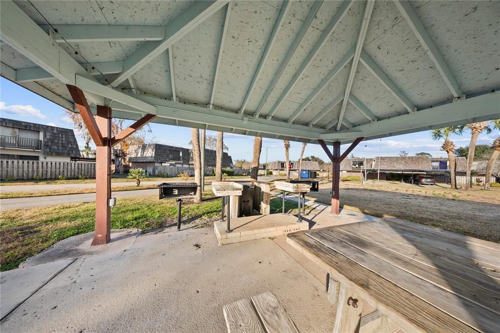 For Sale: $175,000 (2 beds, 2 baths, 1288 Square Feet)