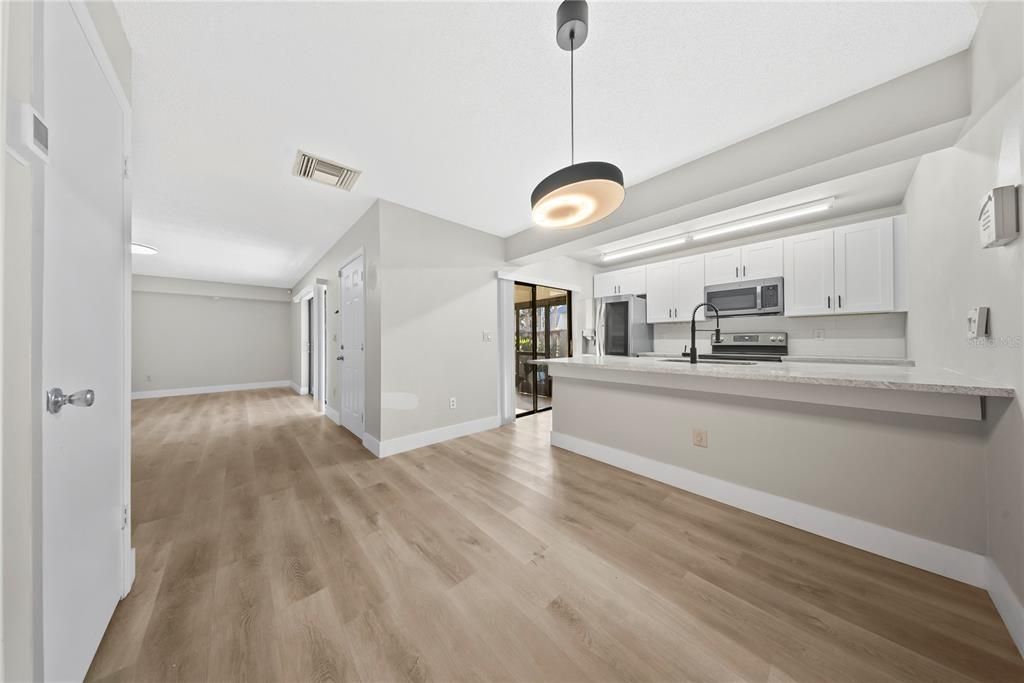 For Sale: $175,000 (2 beds, 2 baths, 1288 Square Feet)