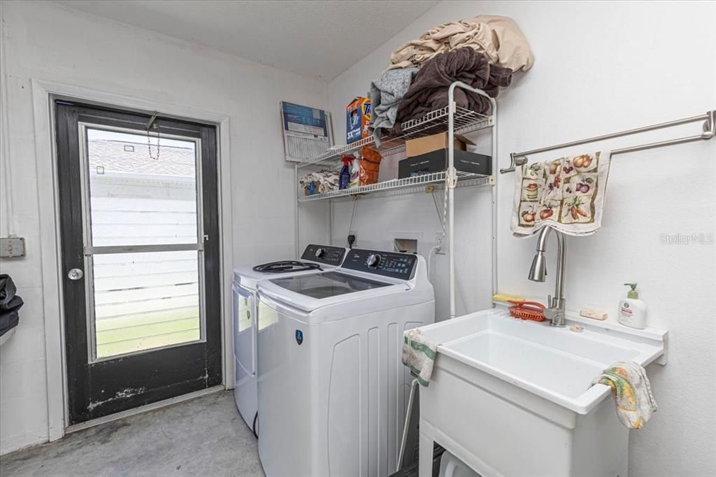 For Rent: $3,450 (3 beds, 2 baths, 1676 Square Feet)