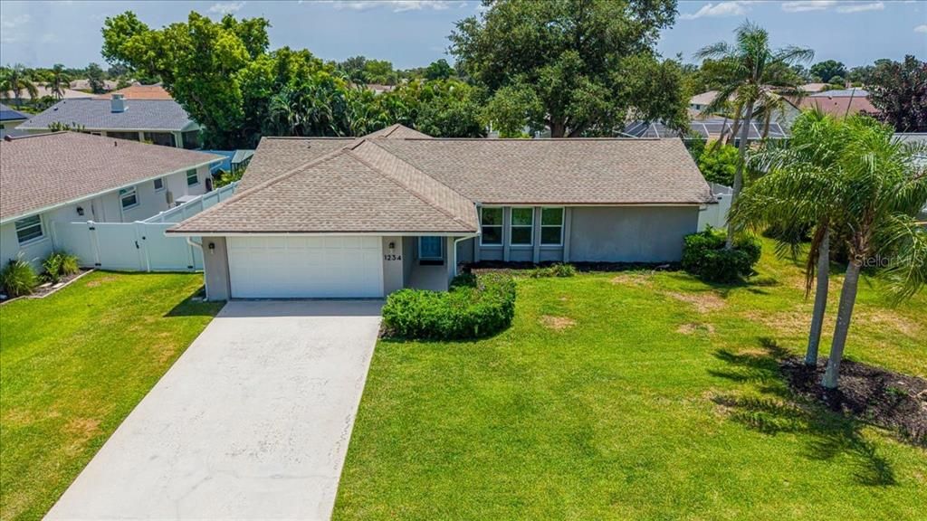 For Rent: $3,450 (3 beds, 2 baths, 1676 Square Feet)
