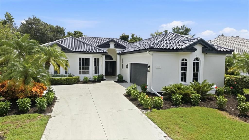 For Sale: $1,495,000 (3 beds, 3 baths, 2556 Square Feet)