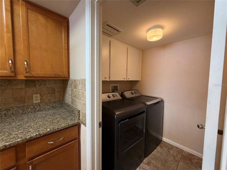 For Rent: $2,750 (2 beds, 2 baths, 1255 Square Feet)