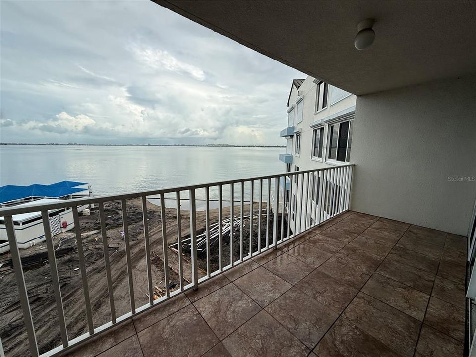 For Rent: $2,750 (2 beds, 2 baths, 1255 Square Feet)
