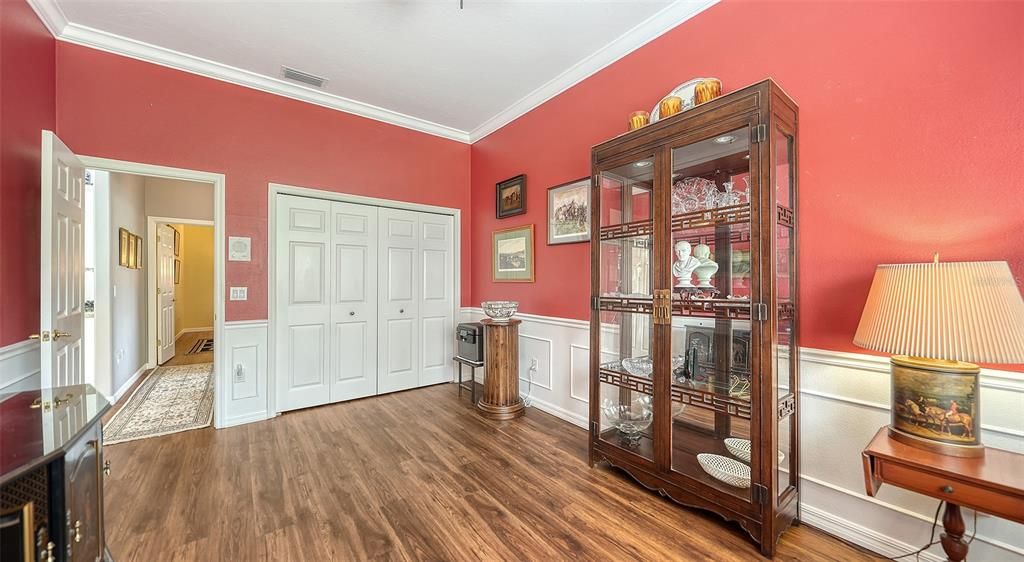 Activo con contrato: $699,000 (3 camas, 2 baños, 2242 Pies cuadrados)