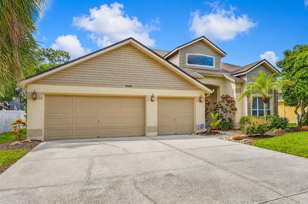 Active With Contract: $660,000 (4 beds, 2 baths, 3027 Square Feet)