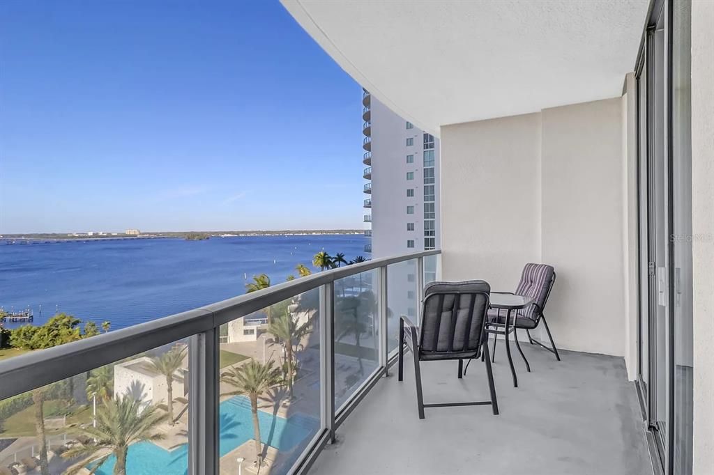 For Sale: $269,000 (2 beds, 2 baths, 1180 Square Feet)