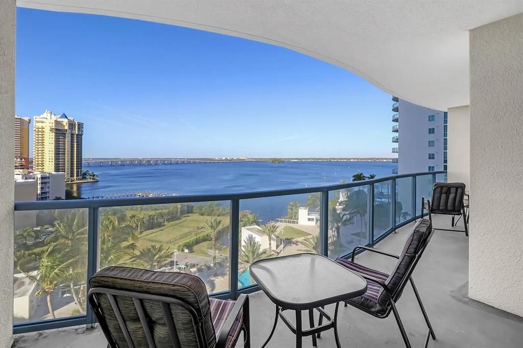 For Sale: $269,000 (2 beds, 2 baths, 1180 Square Feet)