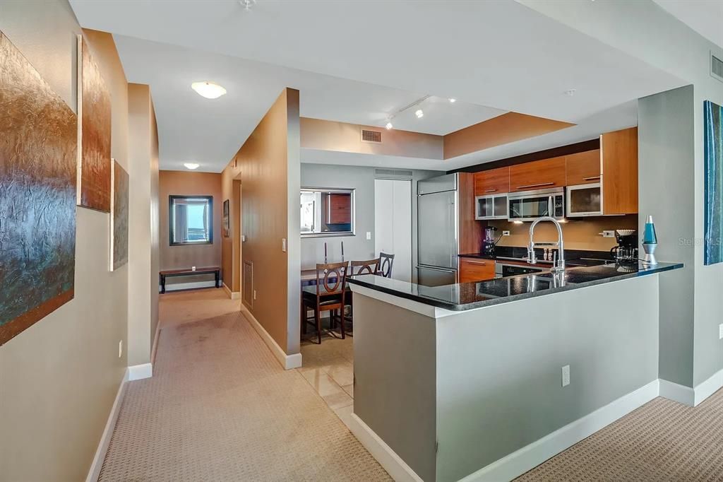 For Sale: $269,000 (2 beds, 2 baths, 1180 Square Feet)