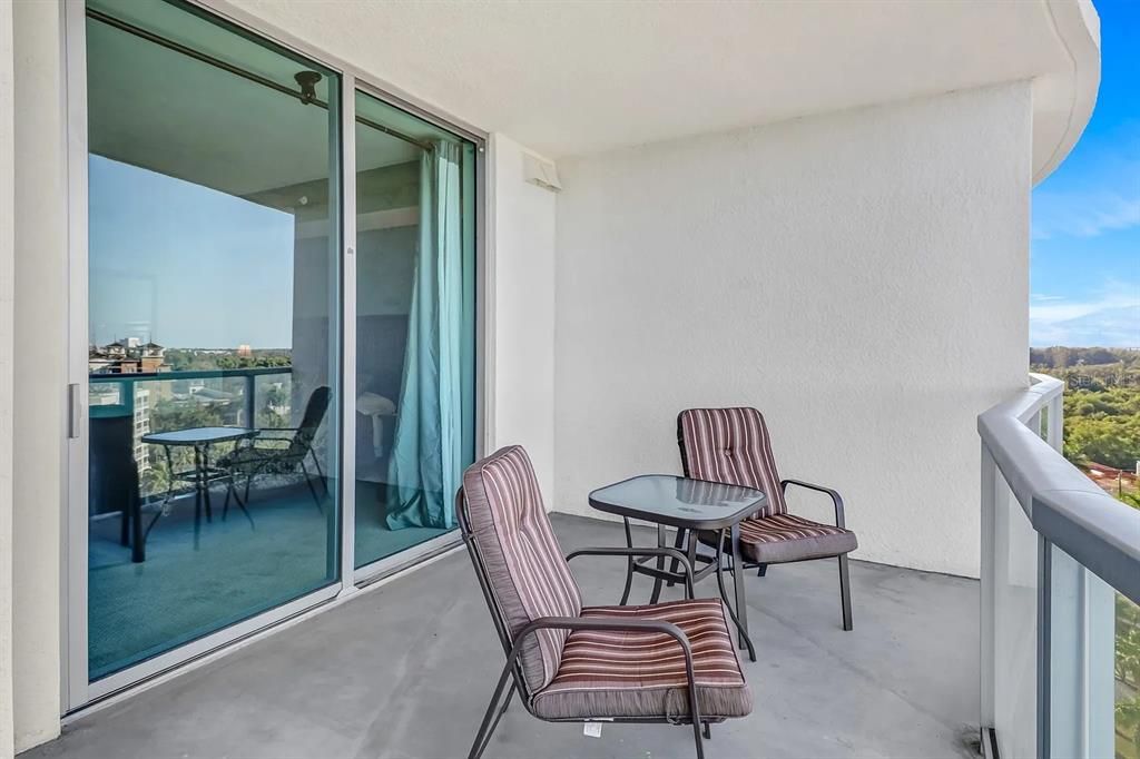 For Sale: $269,000 (2 beds, 2 baths, 1180 Square Feet)