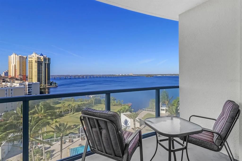 For Sale: $269,000 (2 beds, 2 baths, 1180 Square Feet)