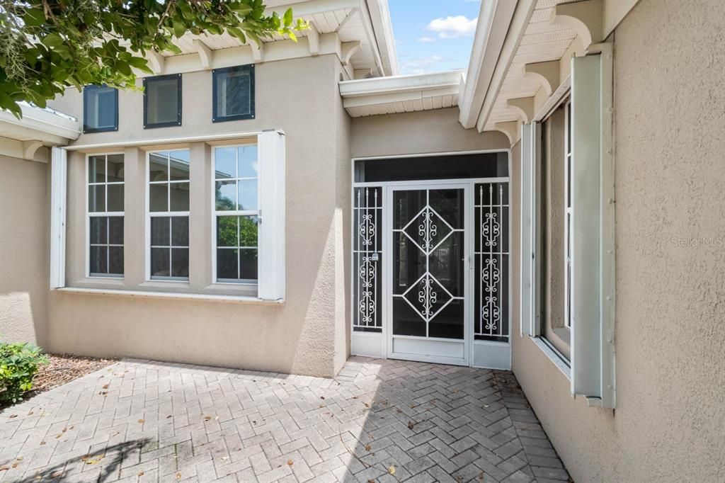 На продажу: $305,000 (3 спален, 2 ванн, 1881 Квадратных фут)